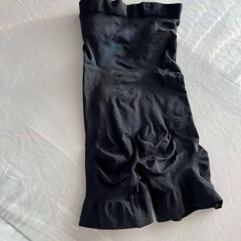 SKIMS Seamless Sculpt Mid Thigh Short Bodysuit Small Black Onyx FLAW - Picture 4 of 9